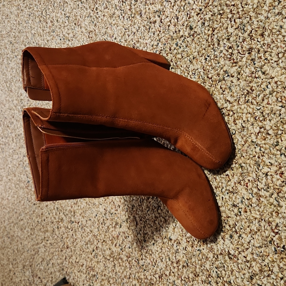 Urban Outfitters boots size 8